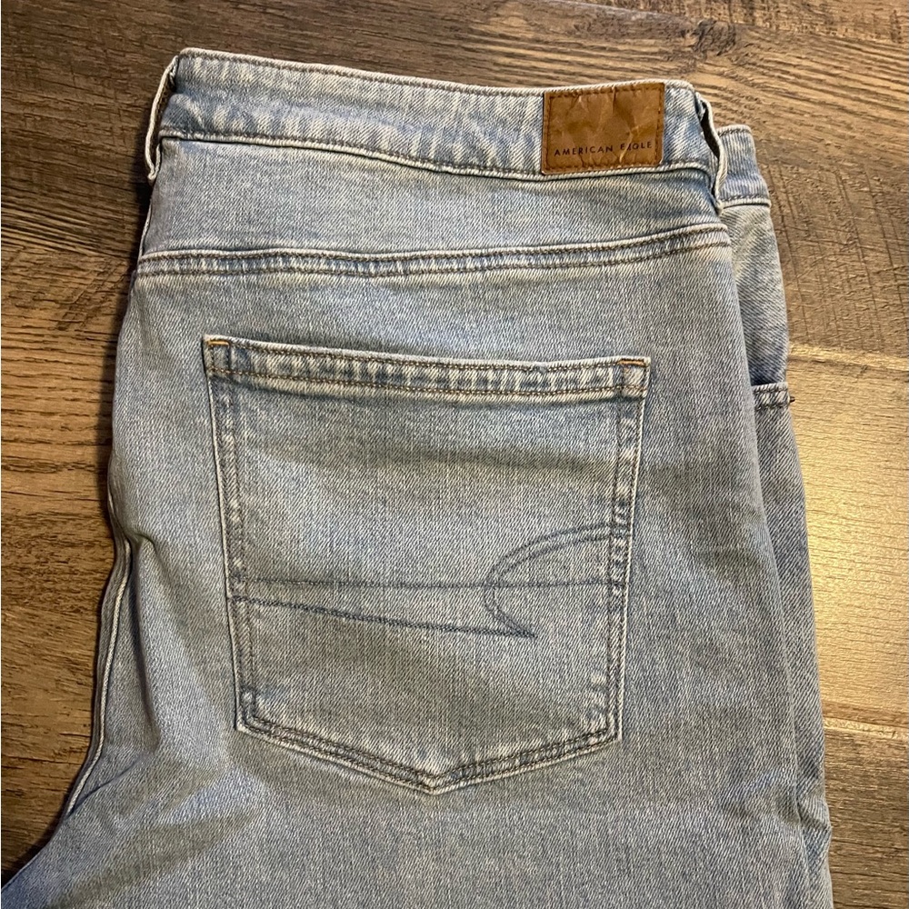 American Eagle Outfitters Light Blue Mom Jean